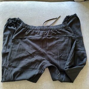 Lululemon essential jogger